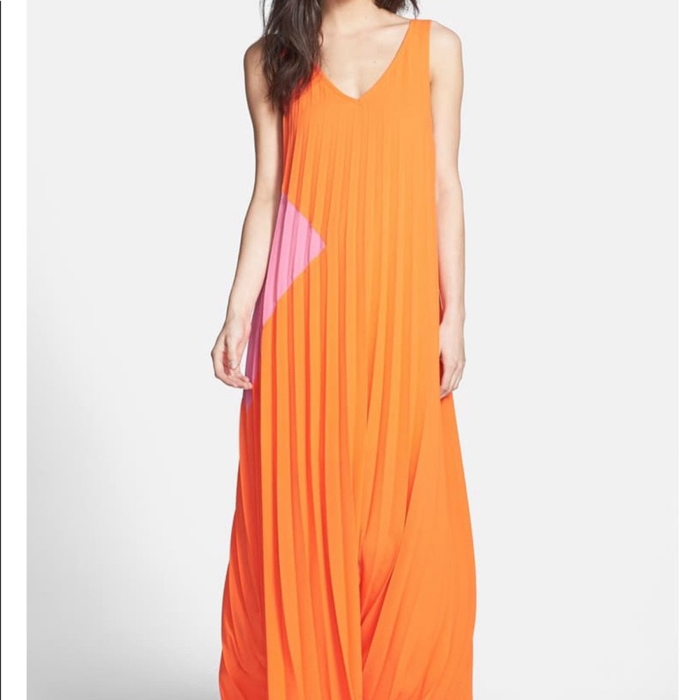Line & Dot | Pleated Maxi Dress | M